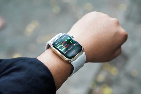 Challenges and the Future of Wearable IoT Devices