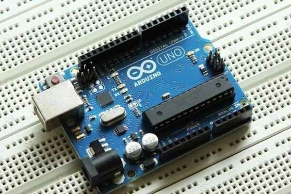 What is IoT with Arduino? What is IoT with Arduino?